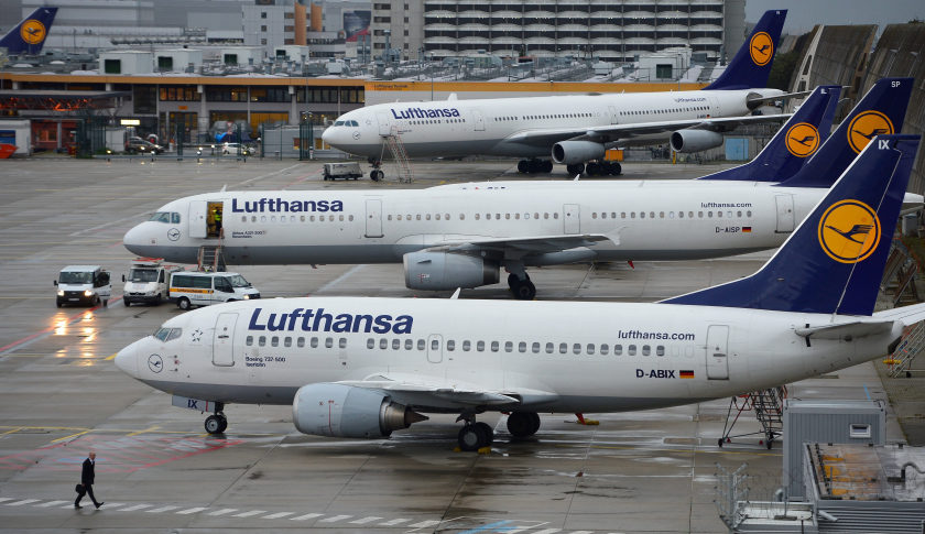Самолеты Lufthansa в аэропорту